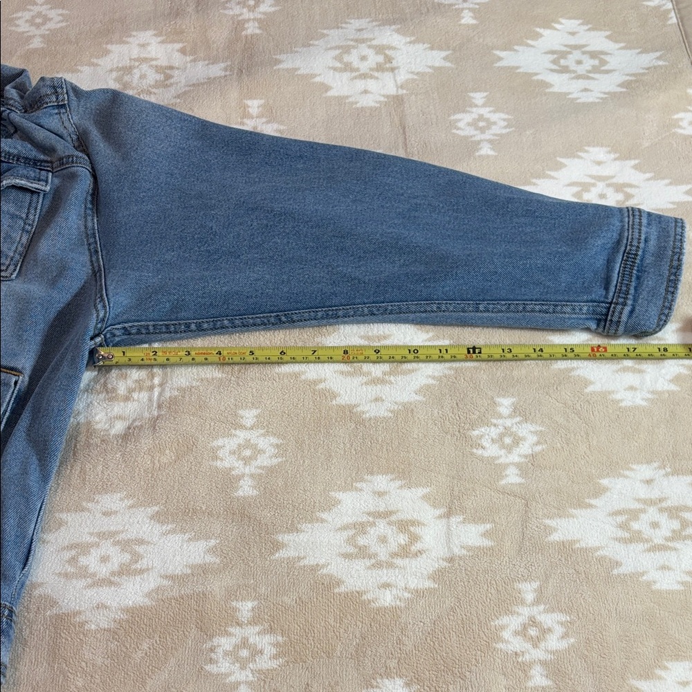 Universal Thread Light Blue Denim Jacket with Floral Embroidery - Picture 10 of 14